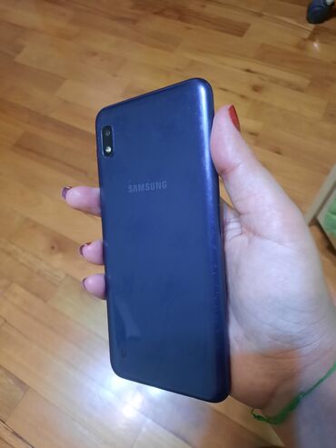 60 manatlıq telefonlar: Samsung Galaxy A10, rəng - Mavi, Sensor, İki sim kartlı