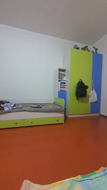 детские спальня: Спальный гарнитур, Односпальная кровать, Шкаф, Б/у