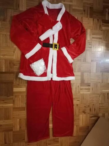 Lične stvari: Prodajem kostim Deda Mraza Veličina kostima je univerzalna U paket