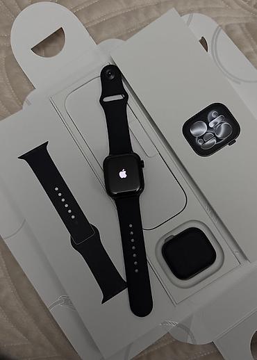 Apple Watch: Apple Watch 11, 42mm цвет корпуса — черный, ремешок — черный — 1