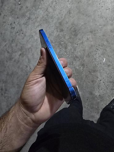 aple 17: IPhone 12, Mavi, Face ID — 4