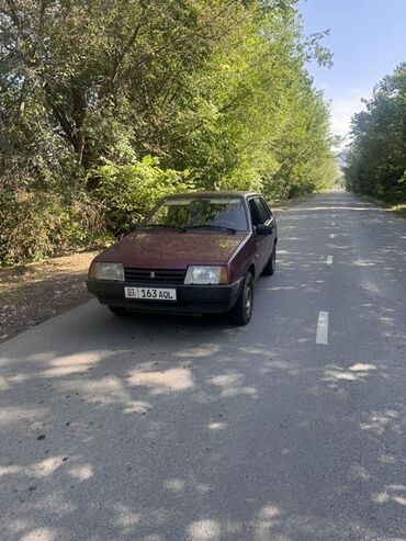 срочно в связи с переездом: ВАЗ (ЛАДА) 21099: 1997 г., 1.5 л, Механика, Бензин, Седан
