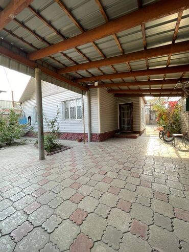 обмен на частный дом: 5 и более комнат, 91 м², Старый ремонт