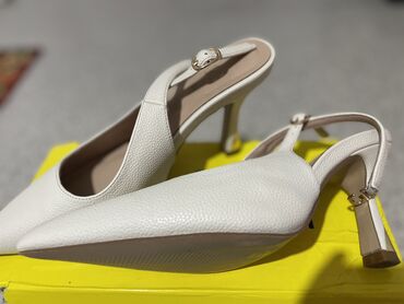 туфли брендовые дорогие: Продаю каблук размер 38-й состояние как на фото надевала три раза