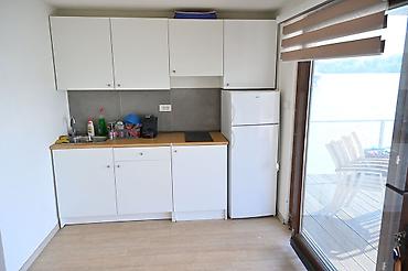 prodaja kuca vrbas: Prodajem splav u Ostružnici na odličnoj lokaciji. Pristup splavu je — 6