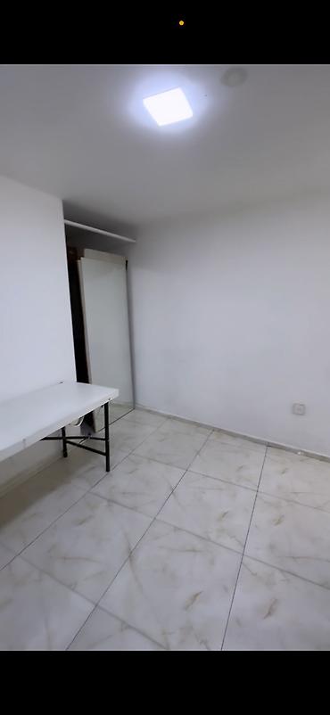 montin: Nerimanovda metrodan 3/4 deq mesafede LİFE CENTİRİN arxasi qadin — 1
