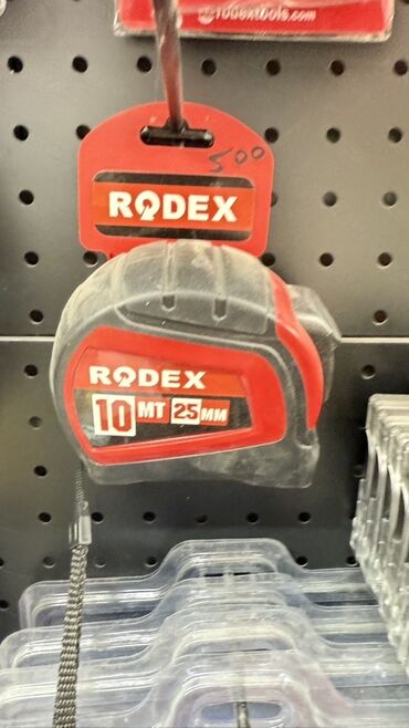 флипчарты маркерная с дополнительными планками: Рулетка Rodex длиной 10 метров и шириной 25 мм. Компактный корпус