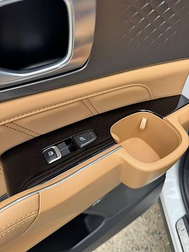 bmw x7 2021: Kia Sorento: 2021 г. — 8