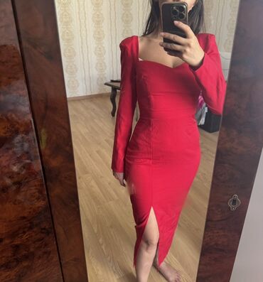 Спортивные костюмы: Qırmızı uzun ziyafət donu - Rəng: qırmızı - Model: bədənə oturan