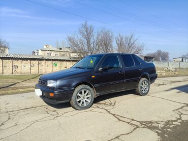 Volkswagen: Volkswagen Vento: 1994 г., 1.8 л, Механика, Бензин, Седан