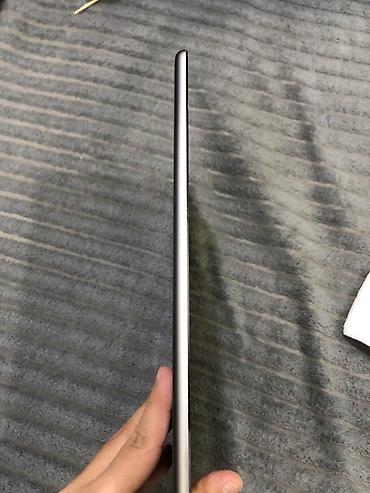 ipad air 6: Apple iPad planşet - Korpus: gümüş rəngli alüminium, arxada Apple — 4