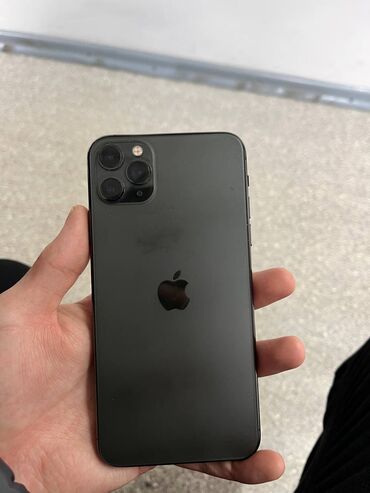 Apple iPhone: IPhone 11 Pro Max, Б/у, 256 ГБ, Черный, Защитное стекло, Чехол, 80 %