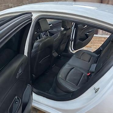 Chevrolet: Chevrolet Cruze: 1.4 l | 2017 il 187000 km Sedan — 9