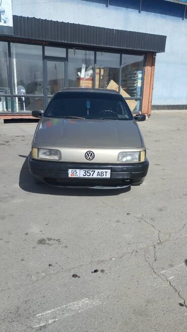 авто учет россия: Volkswagen Passat: 1989 г., 1.8 л, Механика, Бензин, Седан