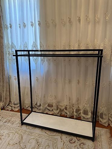 Stend vitrinləri: Hərəsindən 2 ədəd var. 150 m alınıb. Biri 60 m satılır. Tək tək almaq — 5