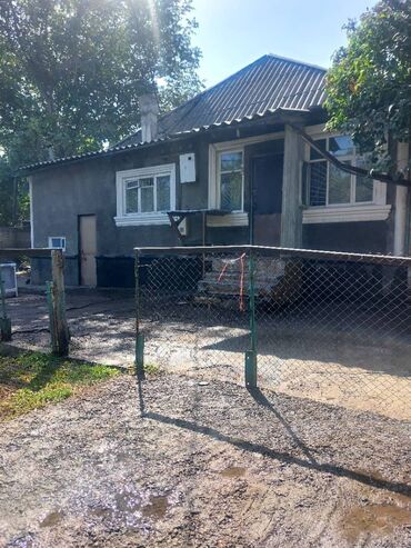 продаю дом бишкек колмо: Дом, 109 м², 5 комнат, Агентство недвижимости, Старый ремонт