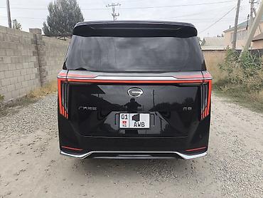 gac trumpchi s7: GAC Trumpchi M8 — стильный чёрный минивэн бизнес‑класса. Основные — 4