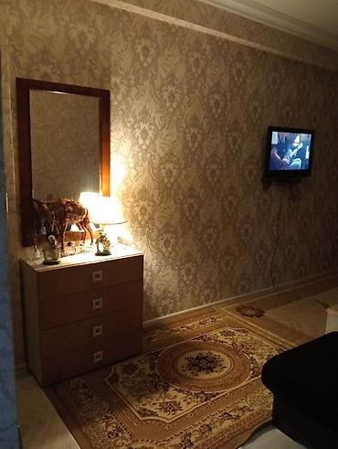 mebel shkaf: Hər şərait li ev kirayə verilir Mətbəx: - Ağ rəngli modul mətbəx — 9
