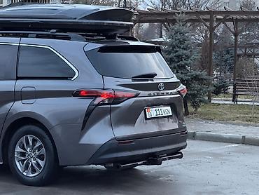 Toyota: Toyota Sienna: 2021 г., 2.5 л, Гибрид, Минивэн — 7