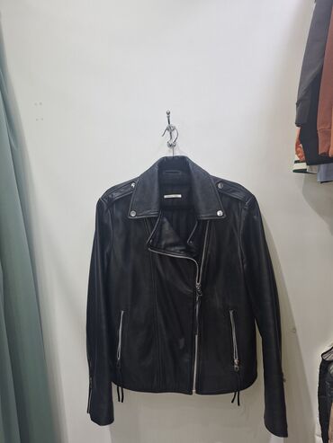 куртки кожаные: Кожаная куртка, L (EU 40)