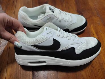 karl lagerfeld patike crvene: Trainers, size - 46