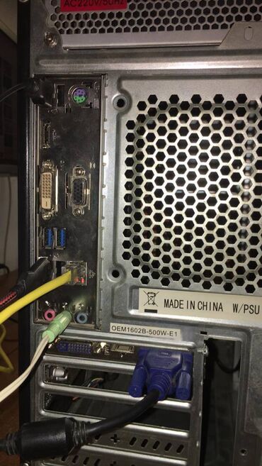 Desktop računari i radne stanice: Desktop lep i stabilan amd masina 100% ispravan procesor amd sempron — 8