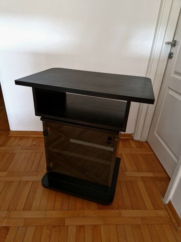 kolevka za bebu: TV stand, color - Black, Used