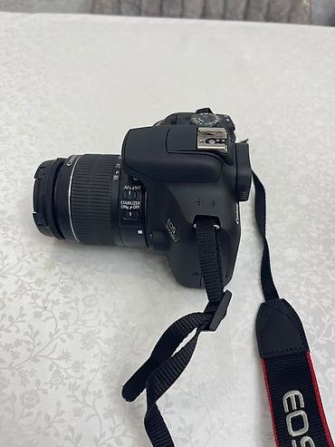 samsung zoom 4: Canon EOS 2000D fotoaparatı Canon EF-S 18-55mm obyektiv ilə birlikdə — 3