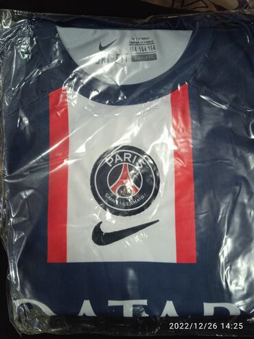 İdman formaları: Futbol ücün geyim- ;/komanda formaları./qiyməti 35 AZN.(metro — 16