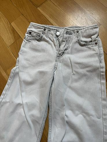 Джинсы и брюки: ZARA uşaq cins şalvarı - Rəng: açıq boz/ağ tonlarında - Model: geniş — 1