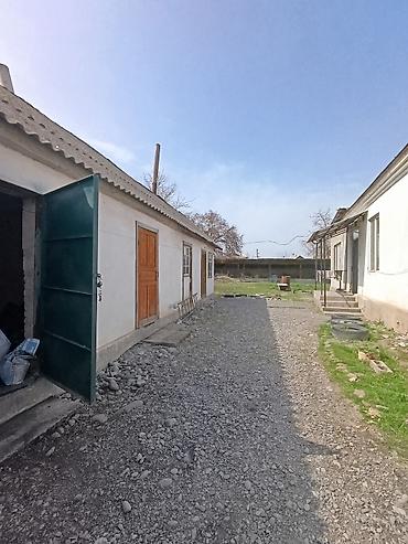 мечит: 📌В Беловодске в районе воскресного рынка продается добротный дом из 5 — 8