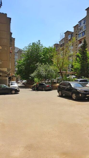 yasamalda 3 otaqli kohne tikili: Bakı, Yeni Yasamal, 2 otaqlı, Köhnə tikili, m. İnşaatçılar, 31 kv. m