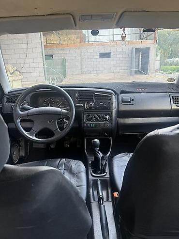 Продажа авто: Volkswagen Golf: 1994 г., 1.6 л, Механика, Бензин, Хэтчбэк — 6