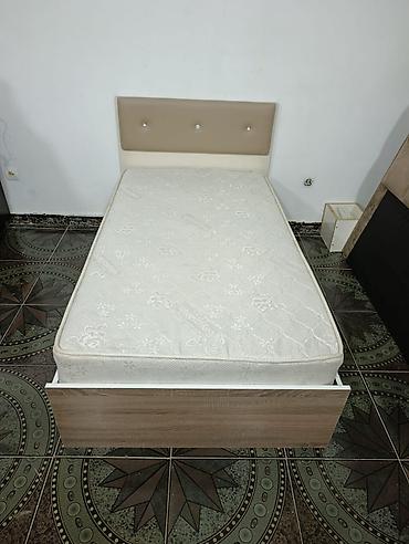 Çarpayı yaxşı vəziyyətdə heç bir problemi yoxdur ölçü 160 uzun 90 en