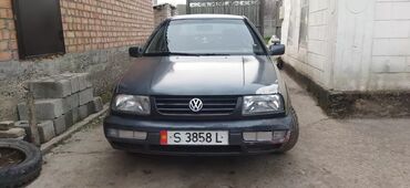 нехия 1: Volkswagen Vento: 1992 г., 1.8 л, Механика, Газ, Седан