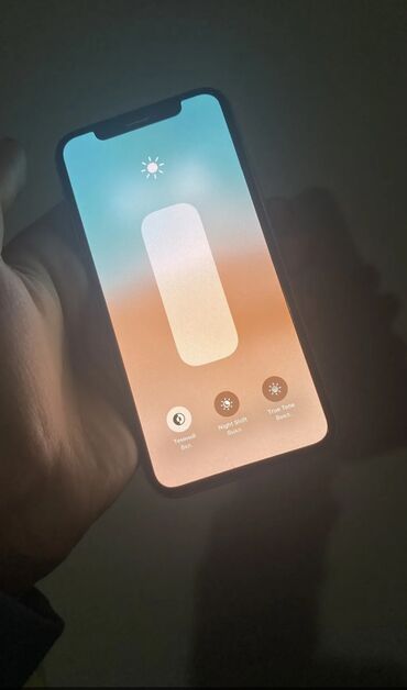 Apple iPhone: IPhone 11 Pro, Б/у, 64 ГБ, Белый, Защитное стекло, Чехол, 77 %