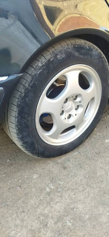 Mercedes-Benz: Mercedes-Benz 240: 2.4 l | 1998 il Sedan — 23