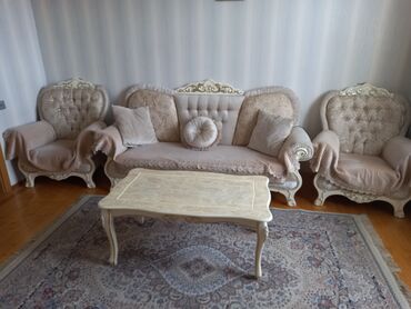 Divan və kreslo dəstləri: İşlənmiş, Klassik divan, Jurnal masası, 2 kreslo, Bazasız, Açılmayan