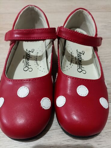 красные детские туфли: Новый качественный 
размер 34
адрес Кудайберген