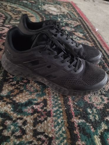 обувь женская 40: Мужские кроссовки, 39, Adidas, Б/у, цвет - Черный