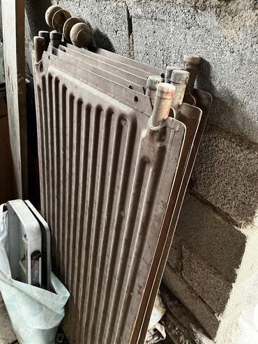 Отопление и нагреватели: Продаются радиаторы отопления 5 штук, новые, можно использовать как