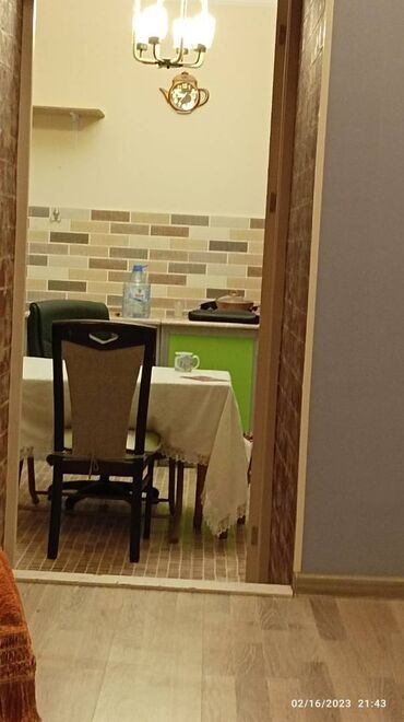 Uzunmüddətli kirayə mənzillər: Binəqədi rayonu,6-cı mkr,5 mərtəbəli binanın,1-ci mərtəbəsində, 2 — 5