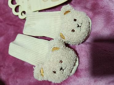 Kompleti: Poklon korpa za bebu – “Meda” set Šarmantno aranžirana pletena — 8