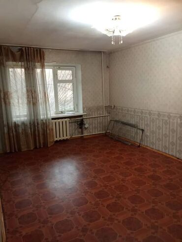 Помещения свободного назначения: 3 комнаты, 58 м², 104 серия, 1 этаж, Старый ремонт