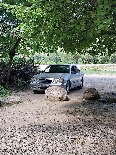 mercedes 170 b: Mercedes-Benz 220: 2.2 l | 2000 il Sedan — 5