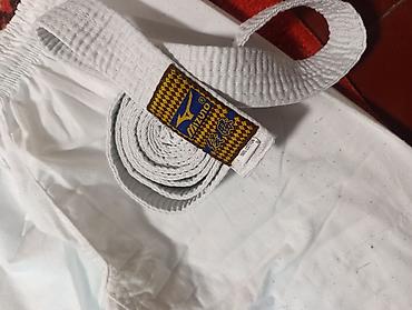 бутсы сороконожки: Кимоно для единоборств Mizuno с белым поясом. В комплекте: - — 1