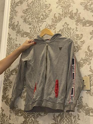 Kişi geyimləri: Uwag ucun 13-14 yas original GUESS kapüşonlu svitşot/hoodie - Rəng — 1