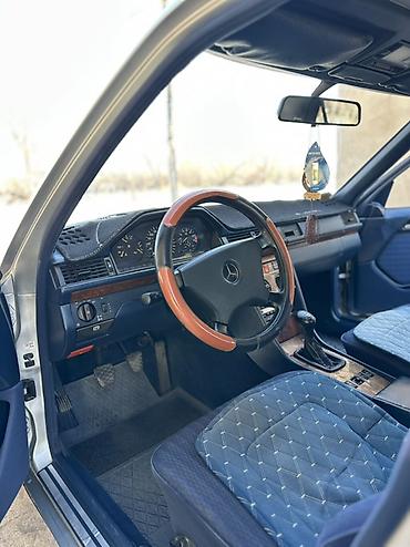 Mercedes-Benz: Mercedes-Benz W124: 1991 г., 2.6 л, Механика, Бензин, Седан — 20