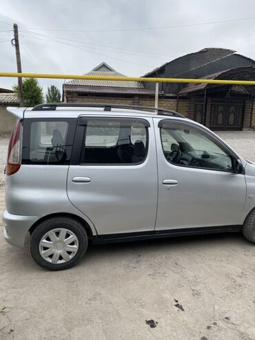 каракол транспорт: Toyota Yaris Verso: 2001 г., 1.5 л, Механика, Газ, Универсал
