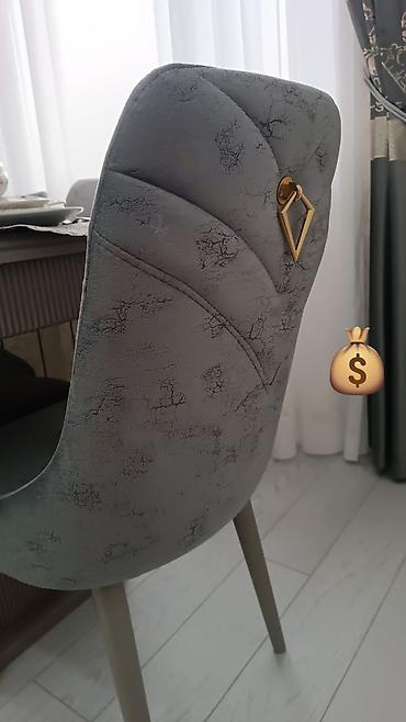 salon masa: Oturacaq rəng seçimi var — 1